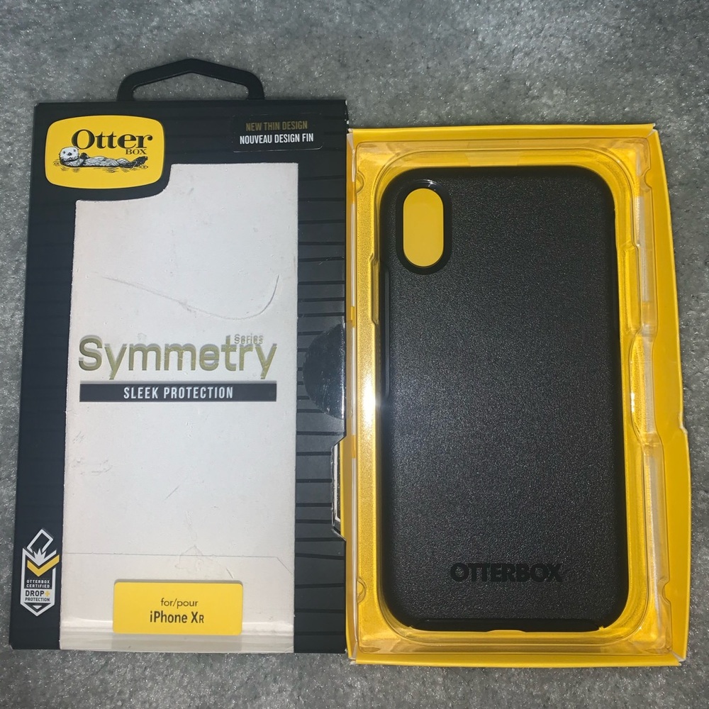 iPhone XR Black Matte OtterBox Unisex Case